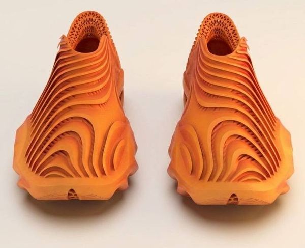 HELIOS 3 in Eight colorways + carved chest